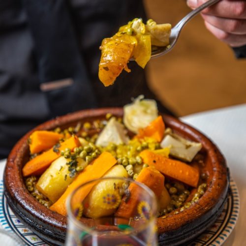 Plat avec des légumes variés